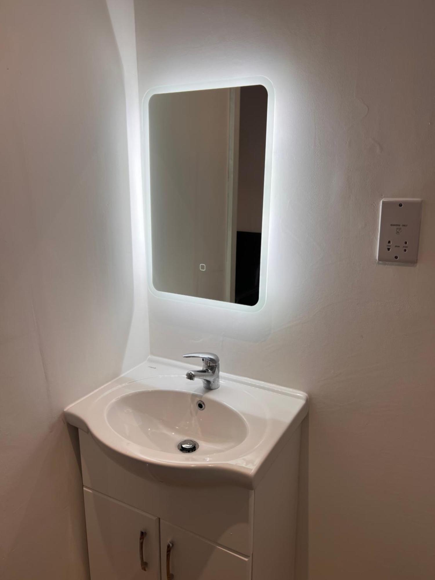 1 Bedroom & Bathroom Dorney Eksteriør billede